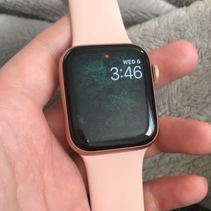 Rose Gold Apple Watch 40mm Series 4 + cellular